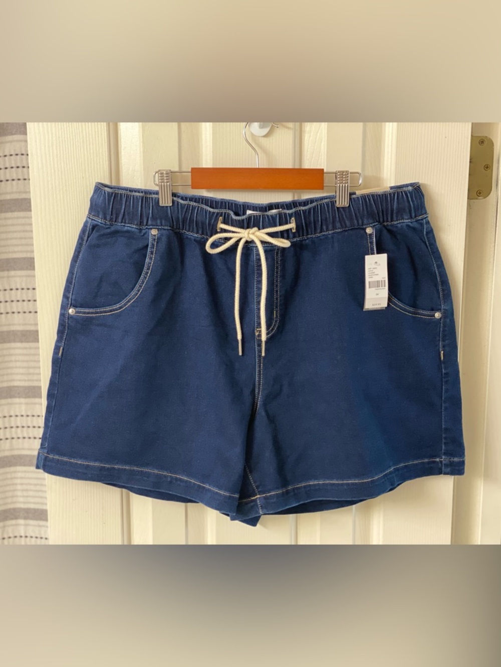 Lane Bryant High Rise Pull On Drawstring Denim Jean Shorts Size 14 - Picture 3 of 16